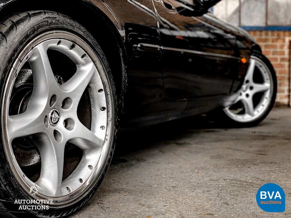 Jaguar XKR 4.0 Coupé 363pk 2001, 48-HNP-2