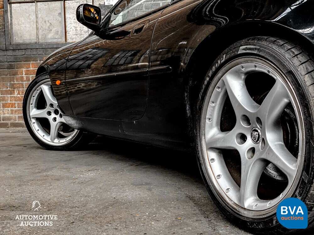 Jaguar XKR 4.0 Coupé 363pk 2001, 48-HNP-2