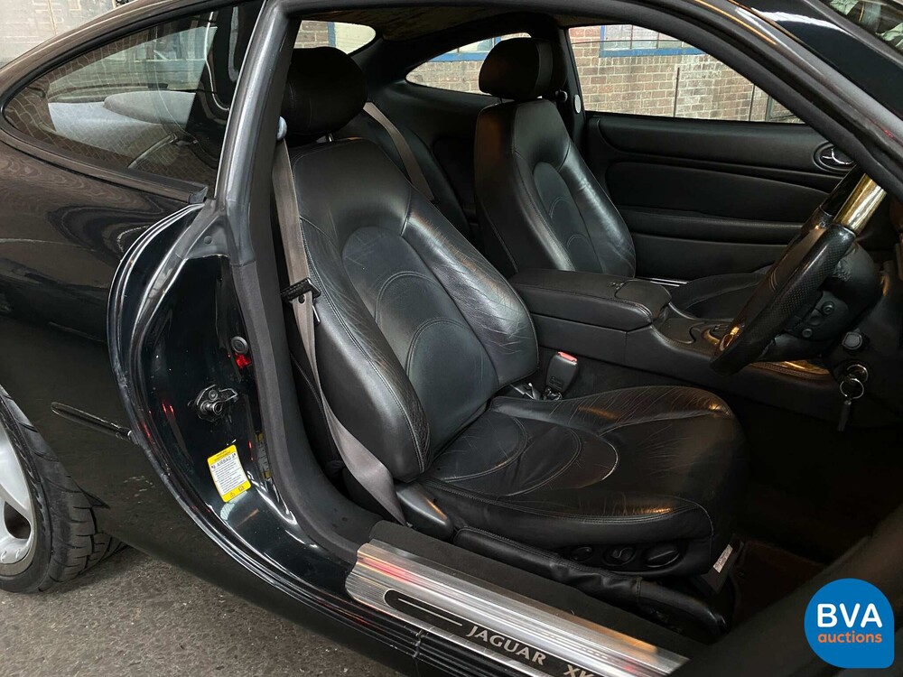 Jaguar XKR 4.0 Coupé 363pk 2001, 48-HNP-2