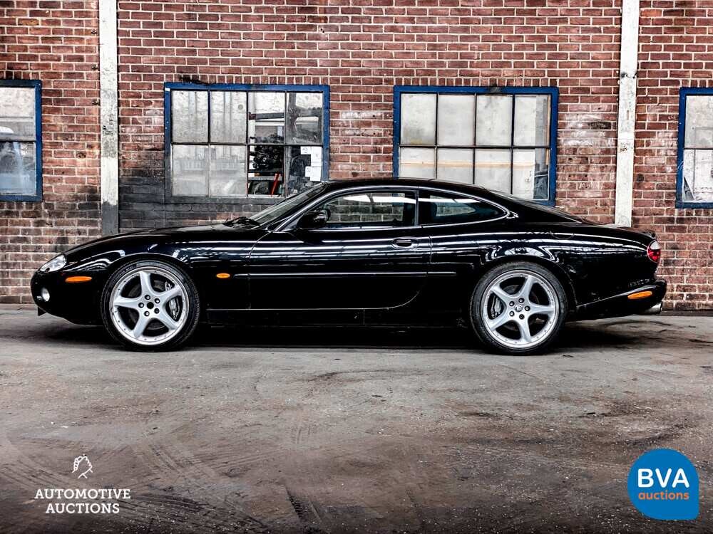Jaguar XKR 4.0 Coupé 363pk 2001, 48-HNP-2