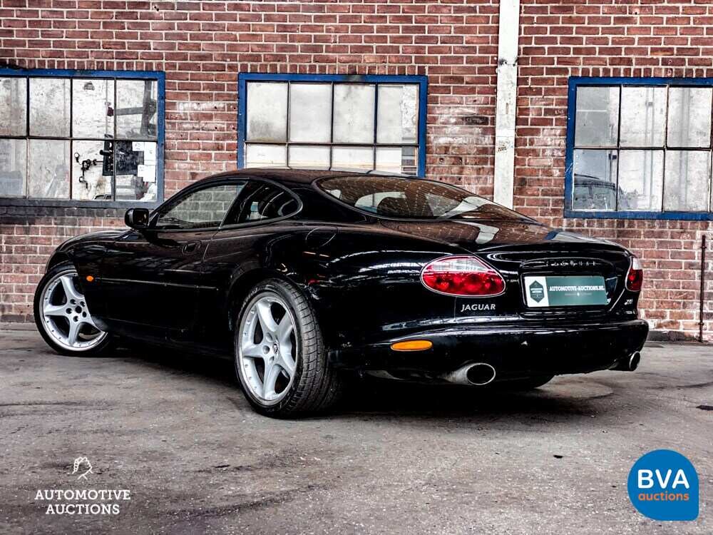 Jaguar XKR 4.0 Coupé 363pk 2001, 48-HNP-2
