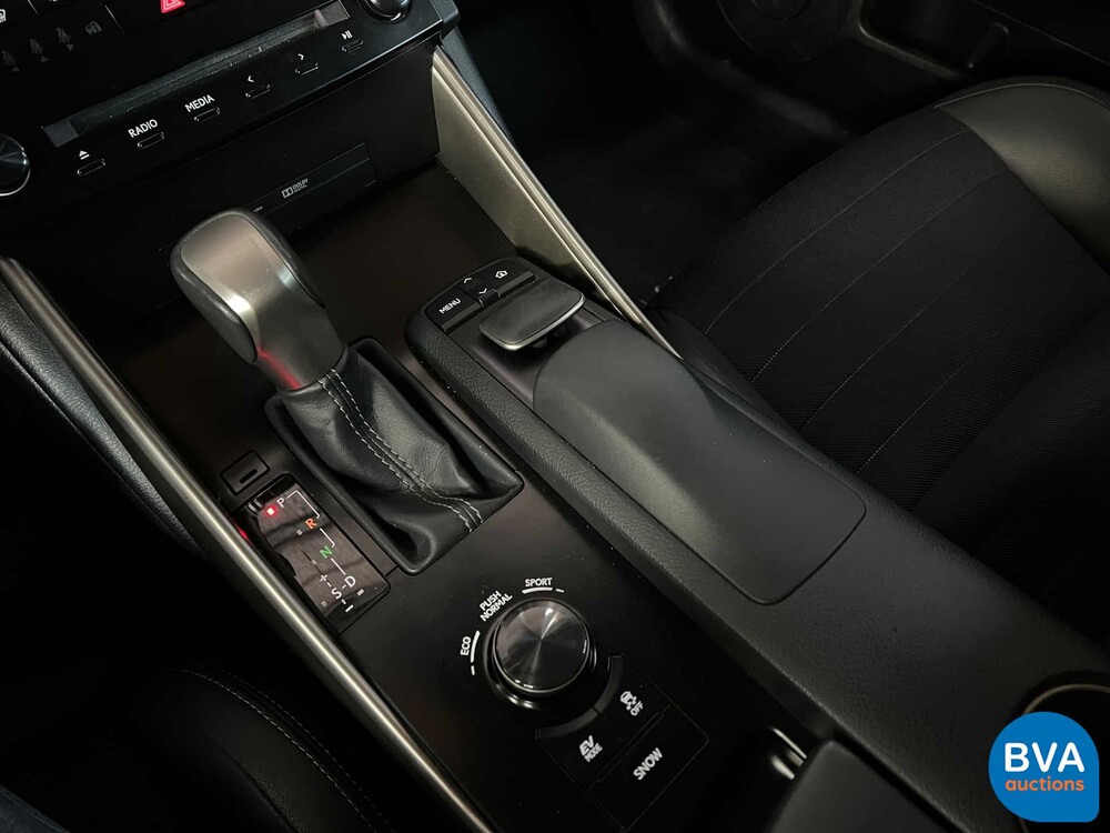 Lexus IS 300h Business Line Pro 181hp 2014, GJ-921-D.
