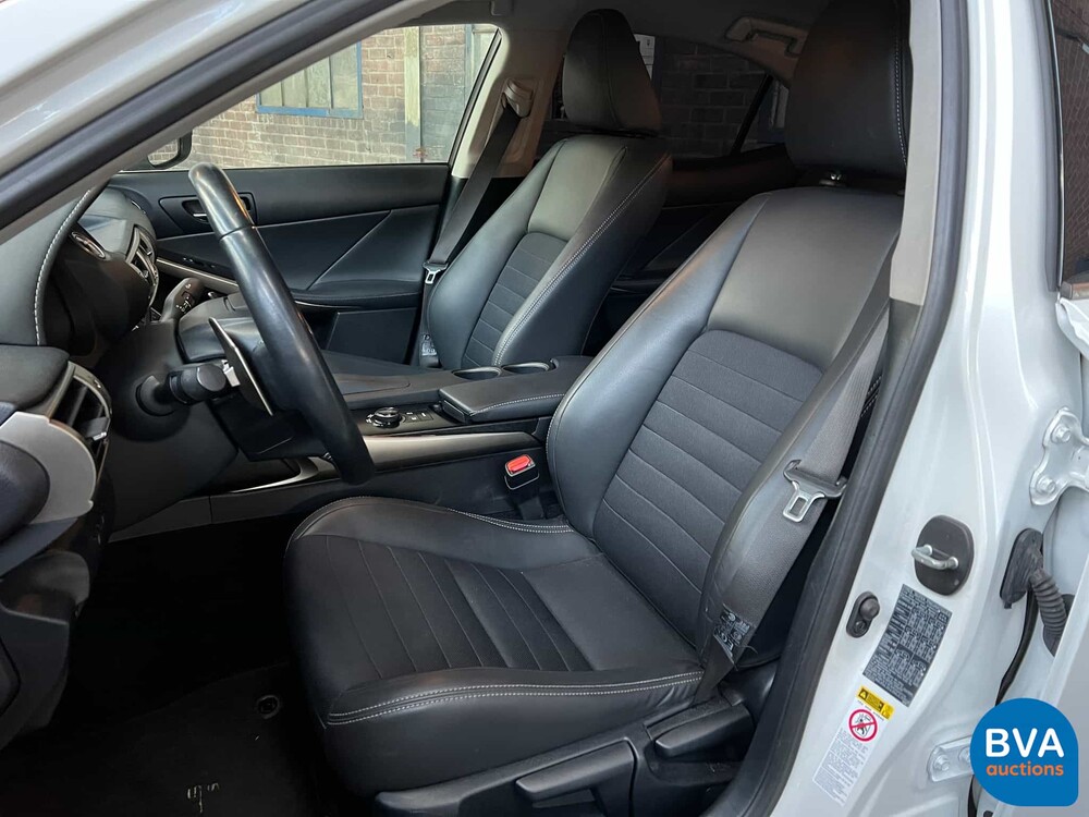 Lexus IS 300h Business Line Pro 181hp 2014, GJ-921-D.
