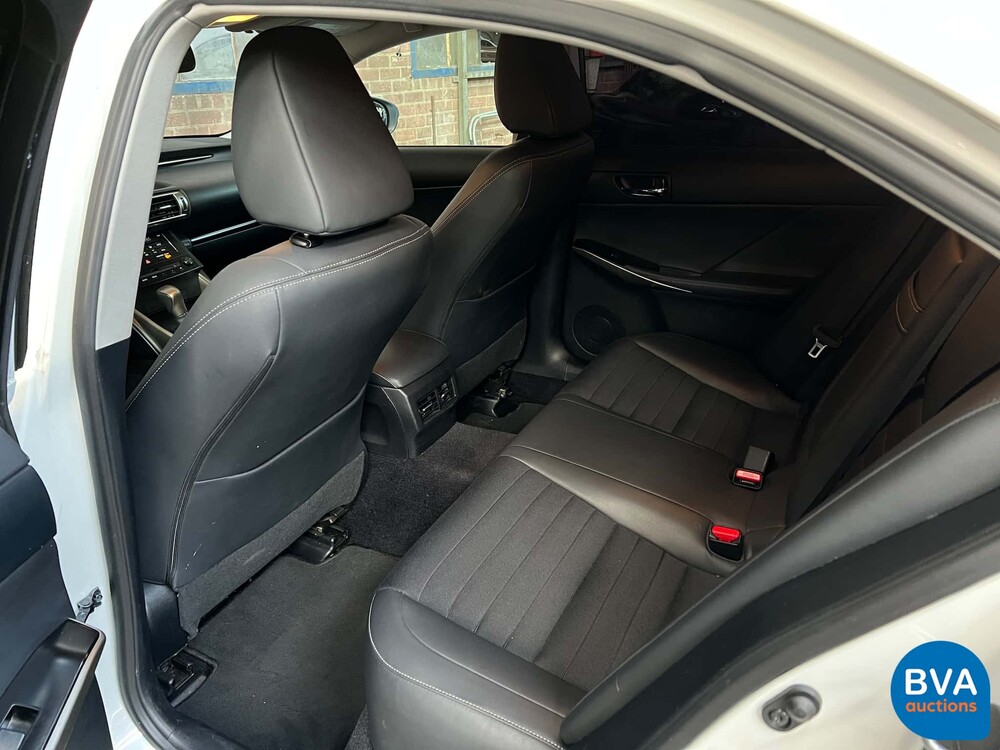 Lexus IS 300h Business Line Pro 181hp 2014, GJ-921-D.