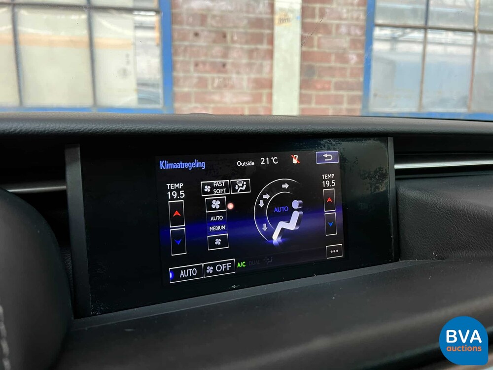 Lexus IS 300h Business Line Pro 181hp 2014, GJ-921-D.