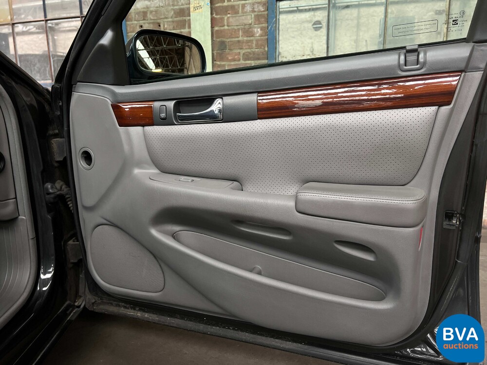 Cadillac Seville STS 4.6 V8 305pk 2002, 90-TF-JZ