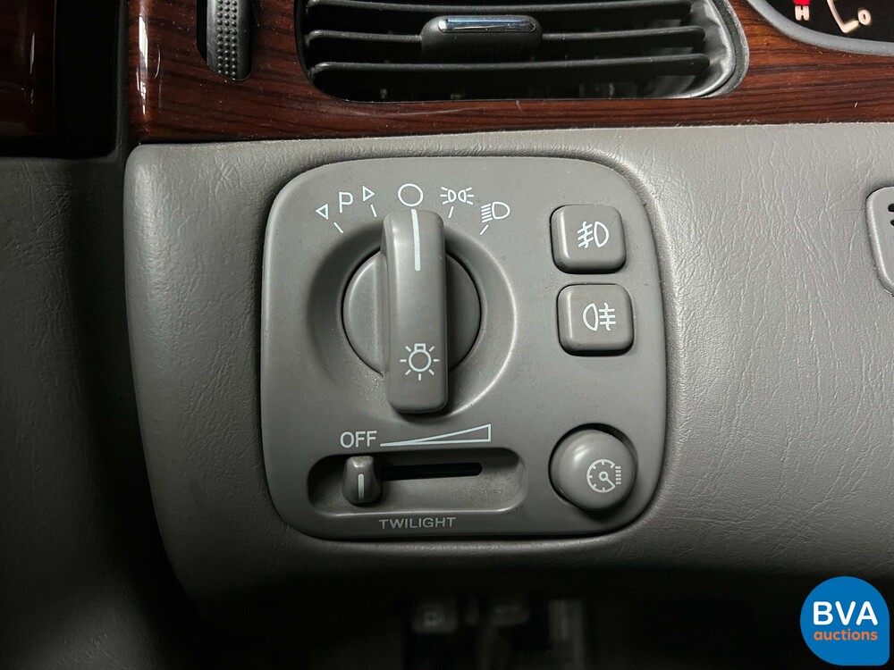 Cadillac Seville STS 4.6 V8 305pk 2002, 90-TF-JZ