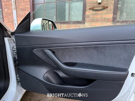 Tesla Model 3 Standard RWD Plus 60 kWh 238pk 2020 (Origineel-NL + 1e eigenaar, K-953-BT