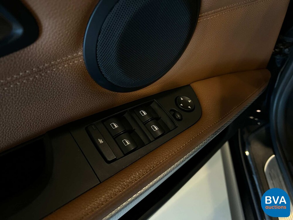 BMW 335i Luxury Line 3-serie Touring 306pk 2012 -Org. NL-, 39-SZF-2