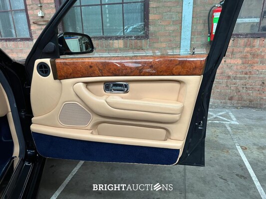 Bentley Arnage 6.8 V8 Red Label 405PK 2001 (Origineel-NL), 31-GN-KD