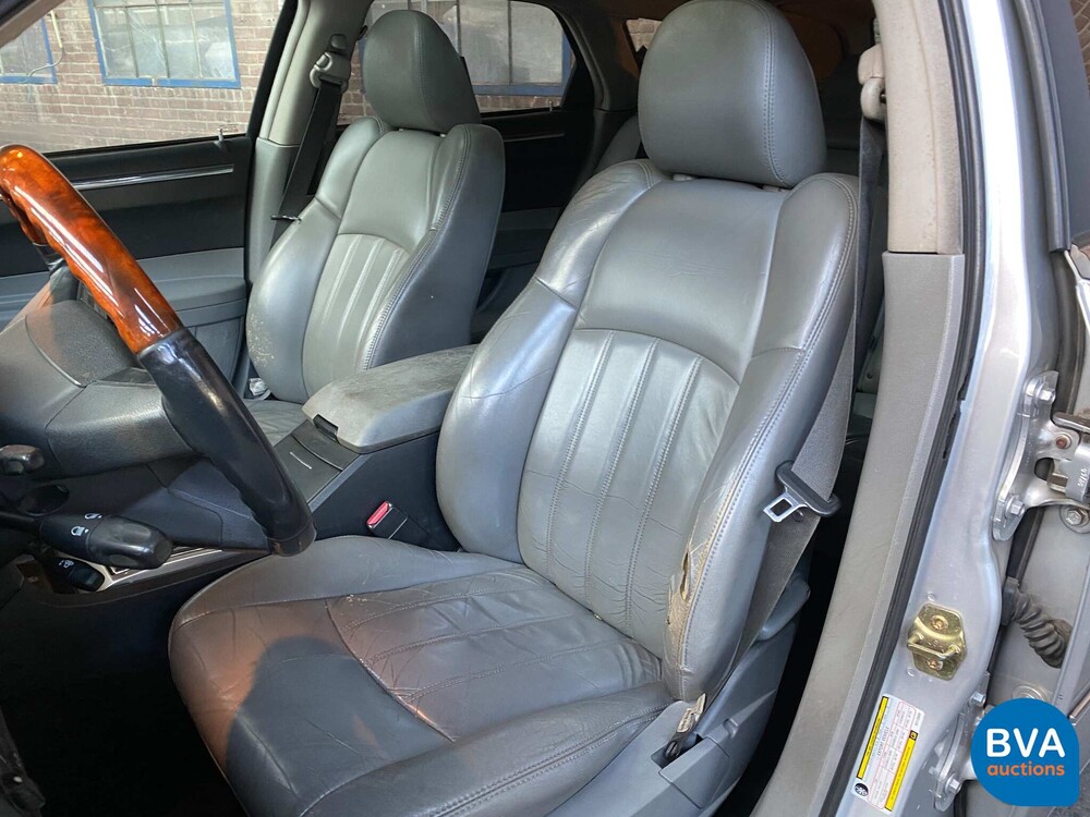 Chrysler 300C Touring 3.0 V6 CRD 218pk 2006 -Org. NL-, 69-SL-DH