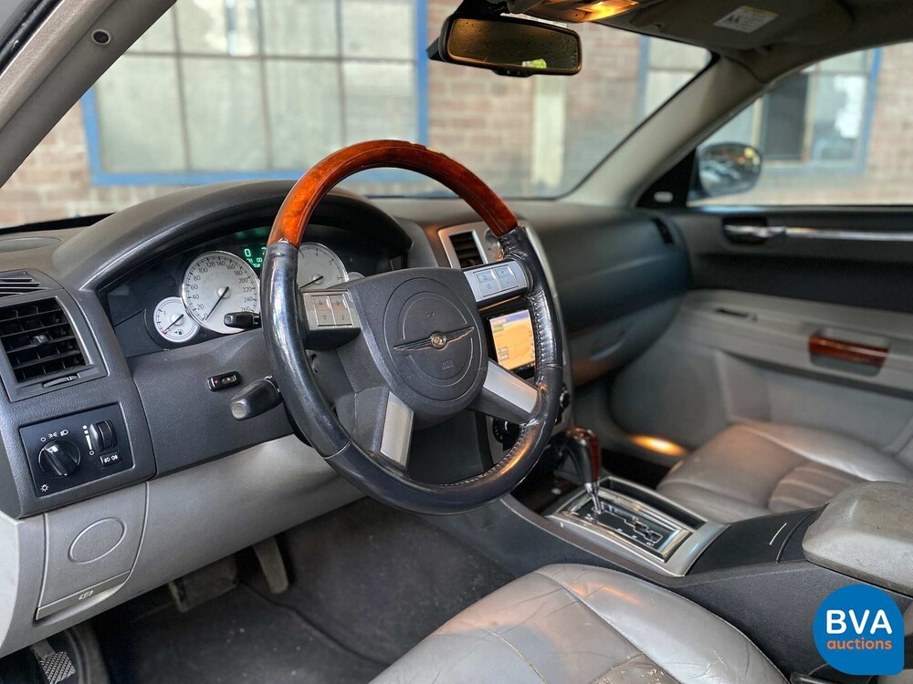 Chrysler 300C Touring 3.0 V6 CRD 218pk 2006 -Org. NL-, 69-SL-DH