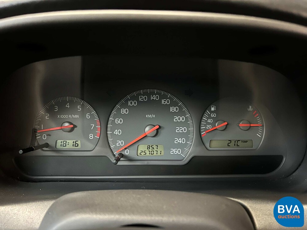 Volvo V40 1.8 122pk 1999, 43-DD-DV