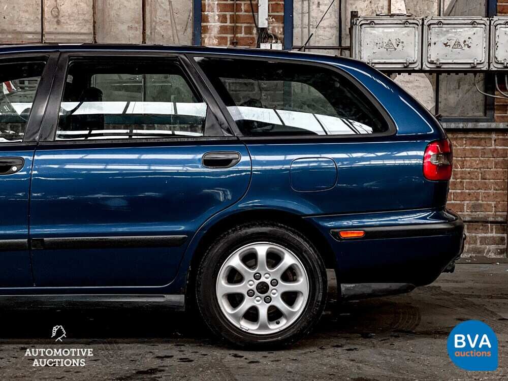 Volvo V40 1.8 122pk 1999, 43-DD-DV