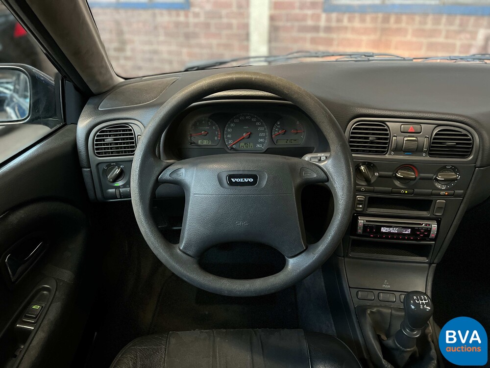 Volvo V40 1.8 122pk 1999, 43-DD-DV