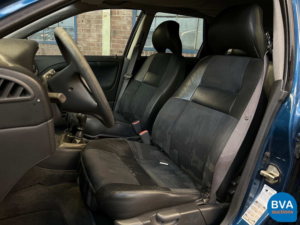 Volvo V40 1.8 122pk 1999, 43-DD-DV