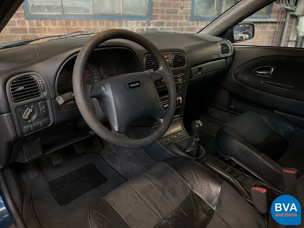 Volvo V40 1.8 122pk 1999, 43-DD-DV