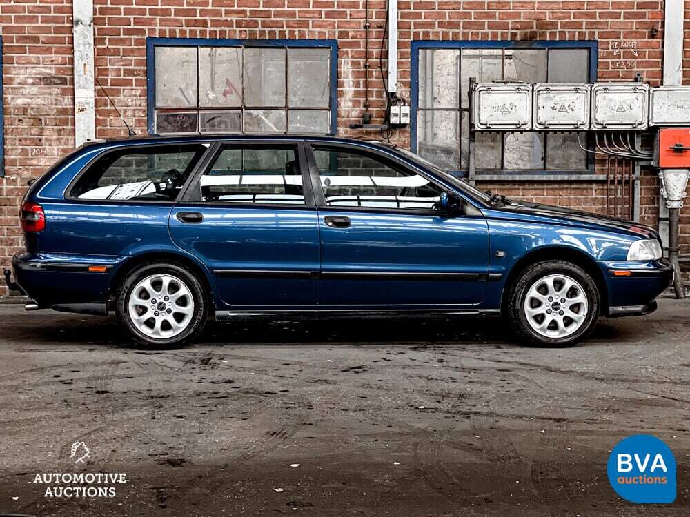 Volvo V40 1.8 122pk 1999, 43-DD-DV