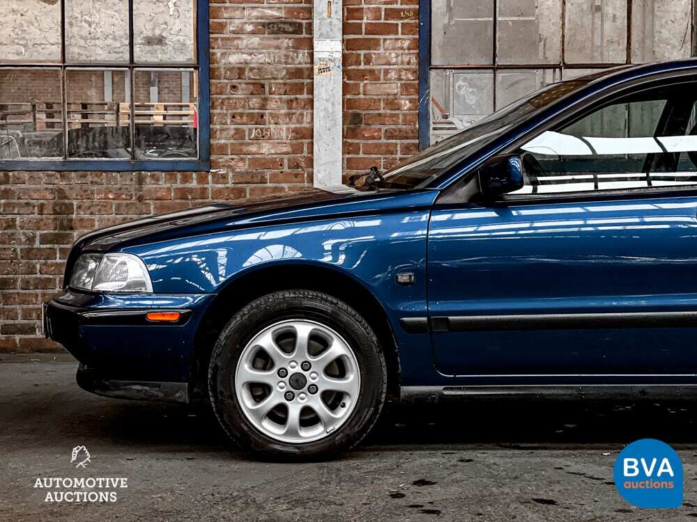 Volvo V40 1.8 122pk 1999, 43-DD-DV