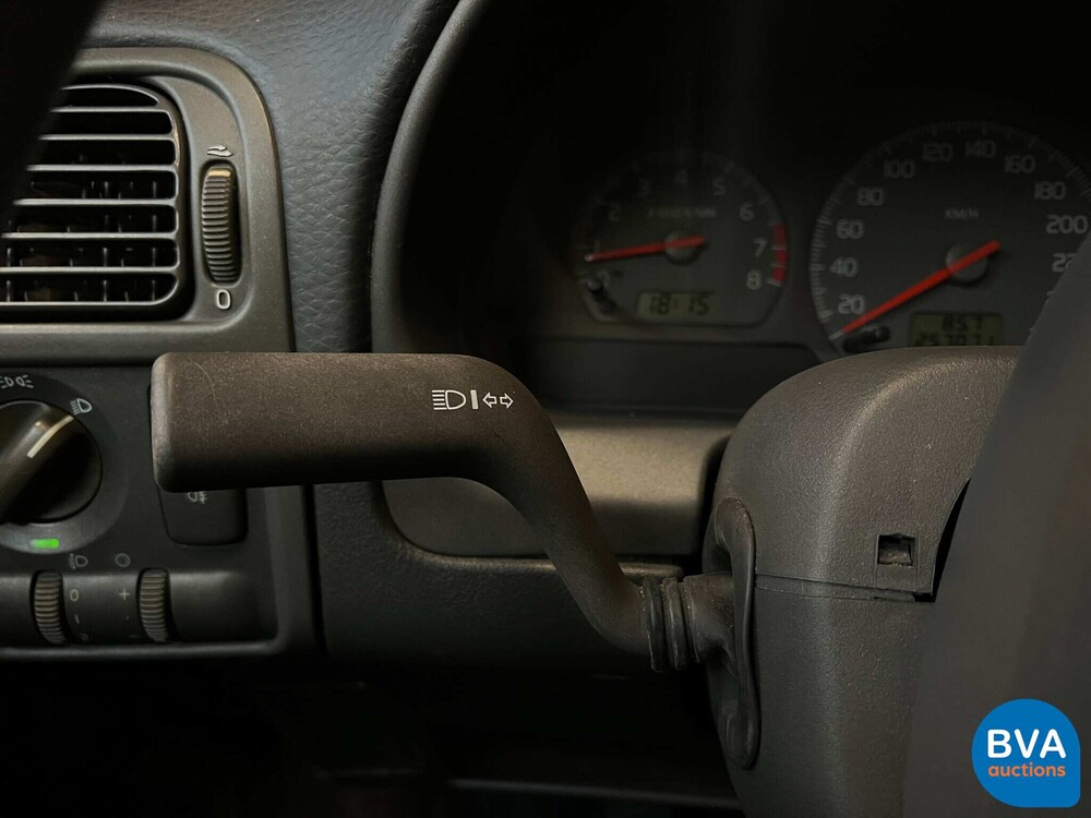 Volvo V40 1.8 122pk 1999, 43-DD-DV