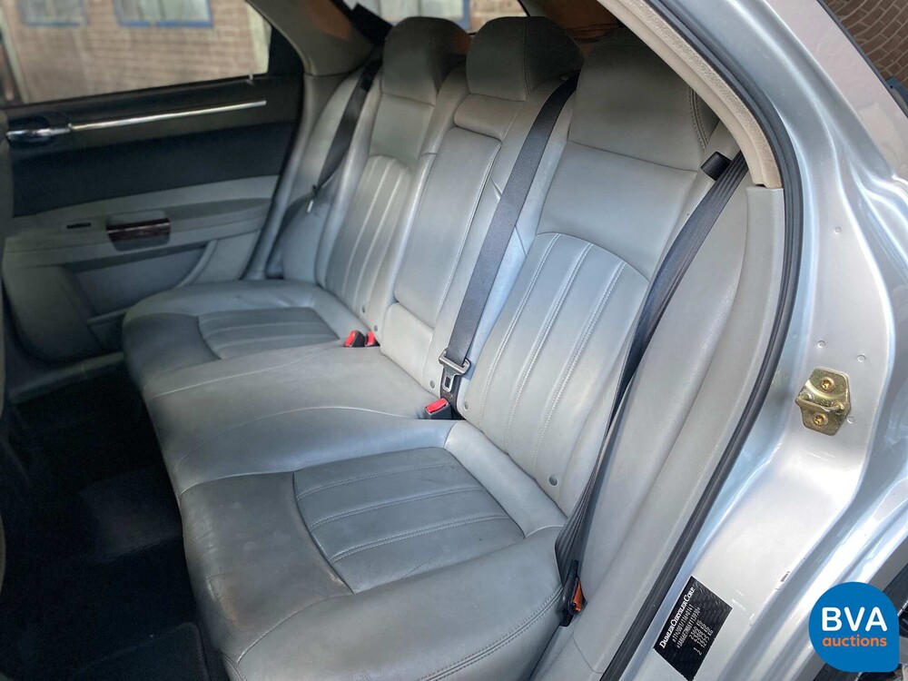 Chrysler 300C Touring 3.0 V6 CRD 218pk 2006 -Org. NL-, 69-SL-DH