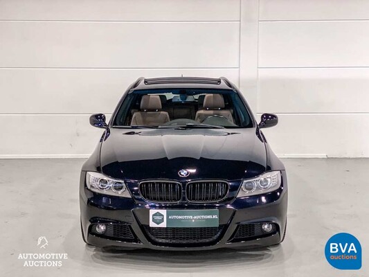 BMW 335i Luxury Line 3-series Touring 306hp 2012 -Org. NL-, 39-SZF-2.