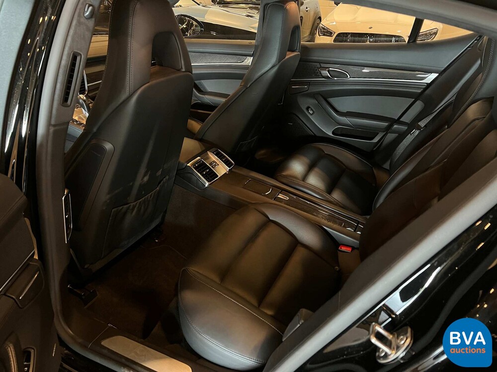 Porsche Panamera 4.8 Turbo S SportChrono 551 PS 2011, XJ-976-R.