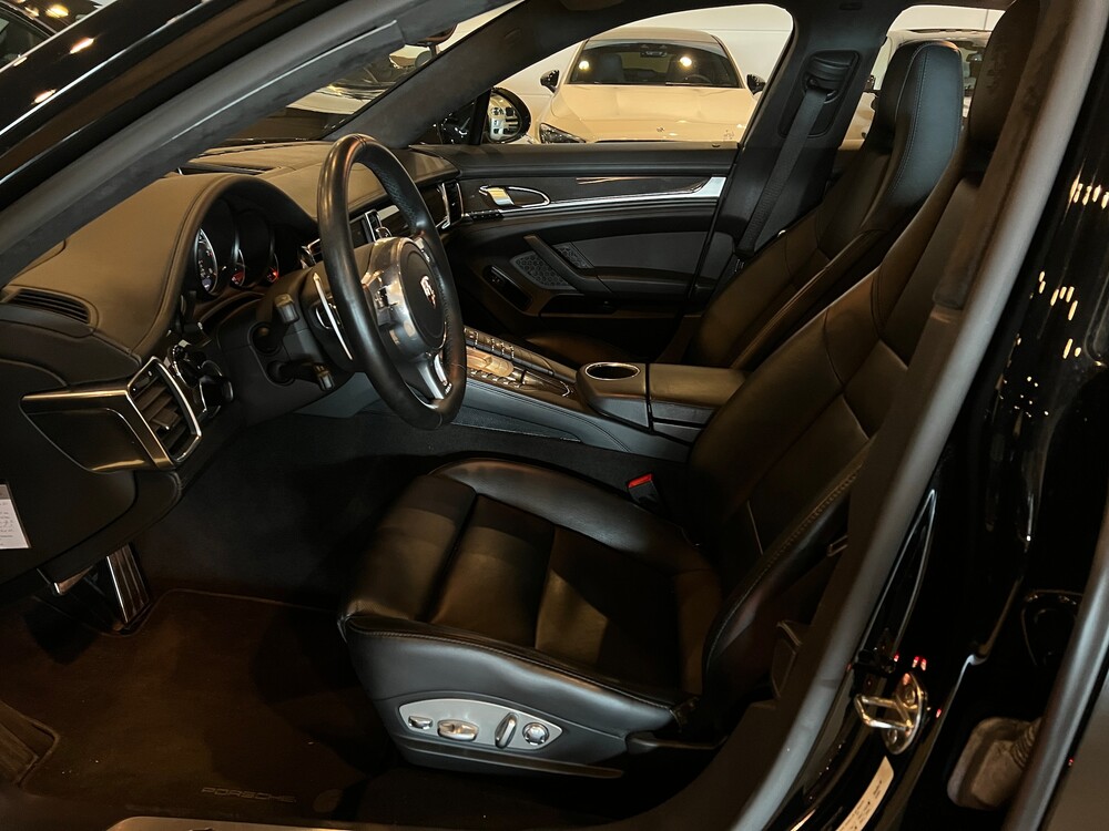 Porsche Panamera 4.8 Turbo S SportChrono 551 PS 2011, XJ-976-R.