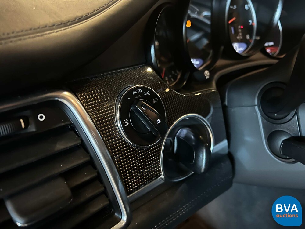 Porsche Panamera 4.8 Turbo S SportChrono 551 PS 2011, XJ-976-R.