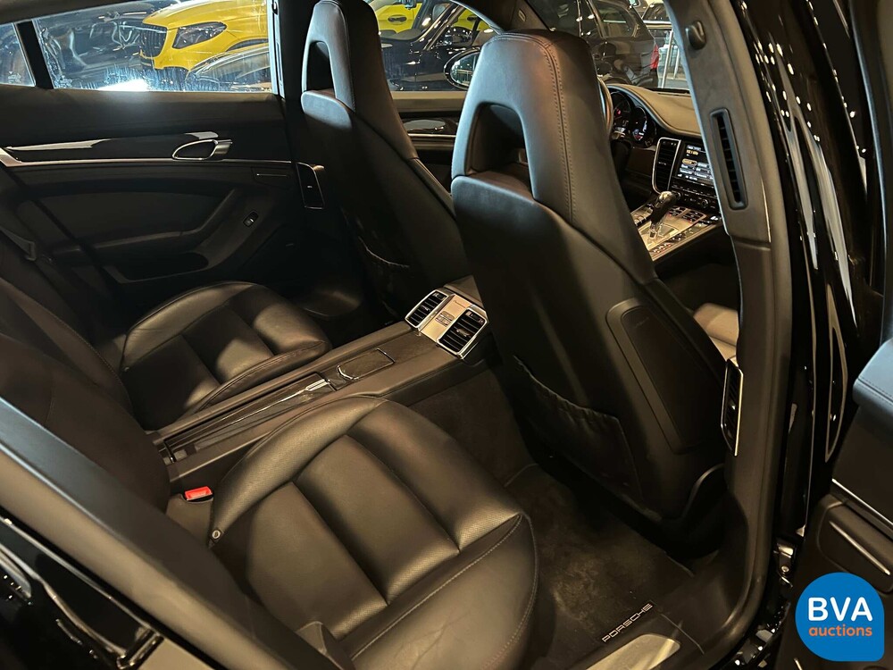 Porsche Panamera 4.8 Turbo S SportChrono 551 PS 2011, XJ-976-R.
