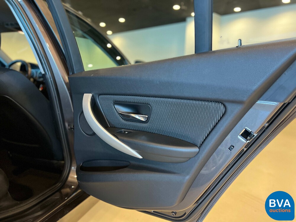 BMW 320i High Executive 3er Reihe 184PS 2012 -Org. NL-, 57-XPV-7.