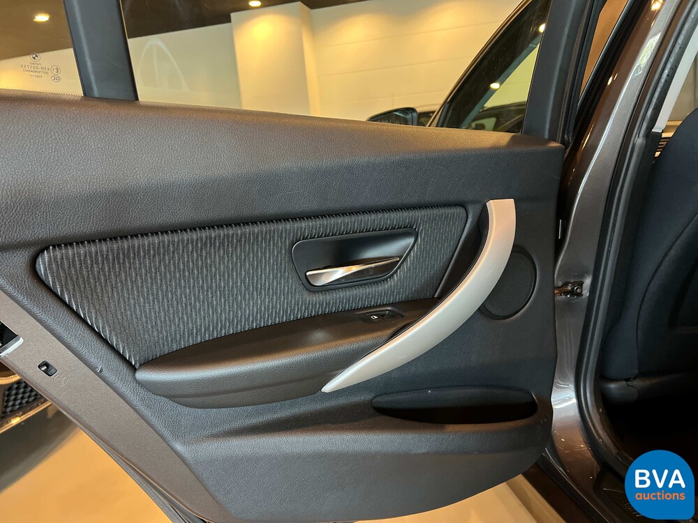 BMW 320i High Executive 3er Reihe 184PS 2012 -Org. NL-, 57-XPV-7.