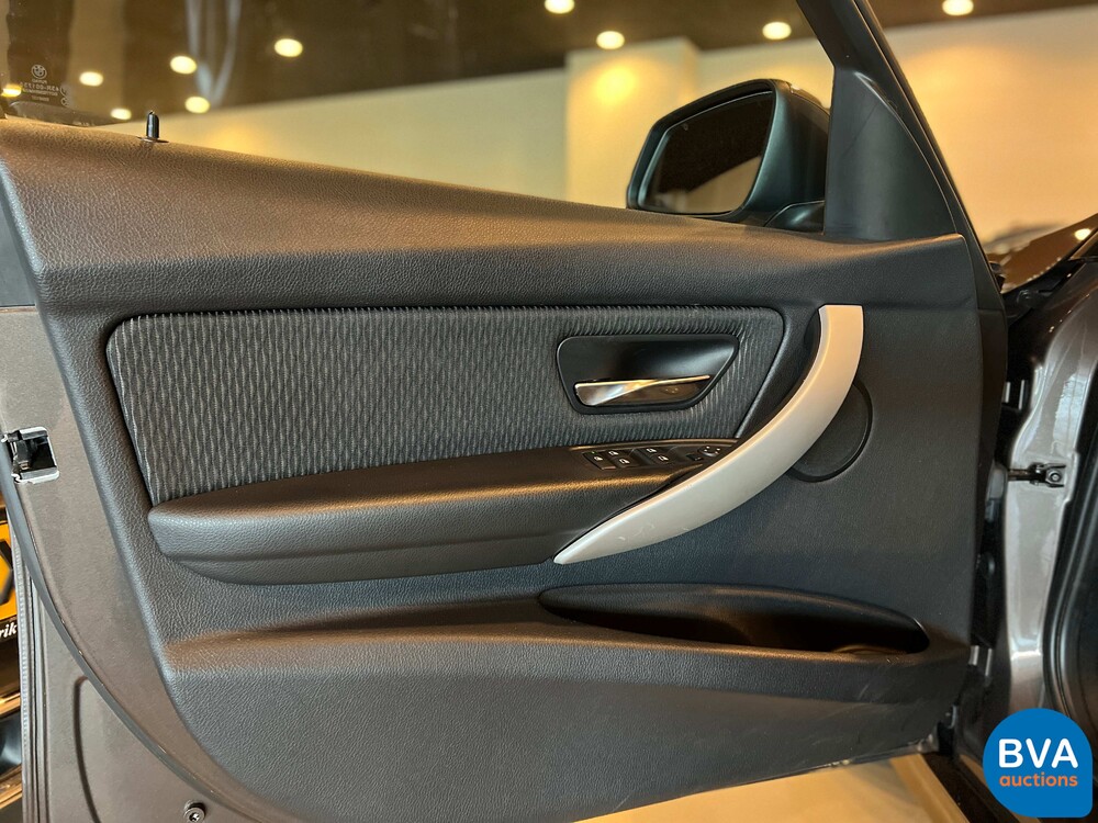 BMW 320i High Executive 3er Reihe 184PS 2012 -Org. NL-, 57-XPV-7.