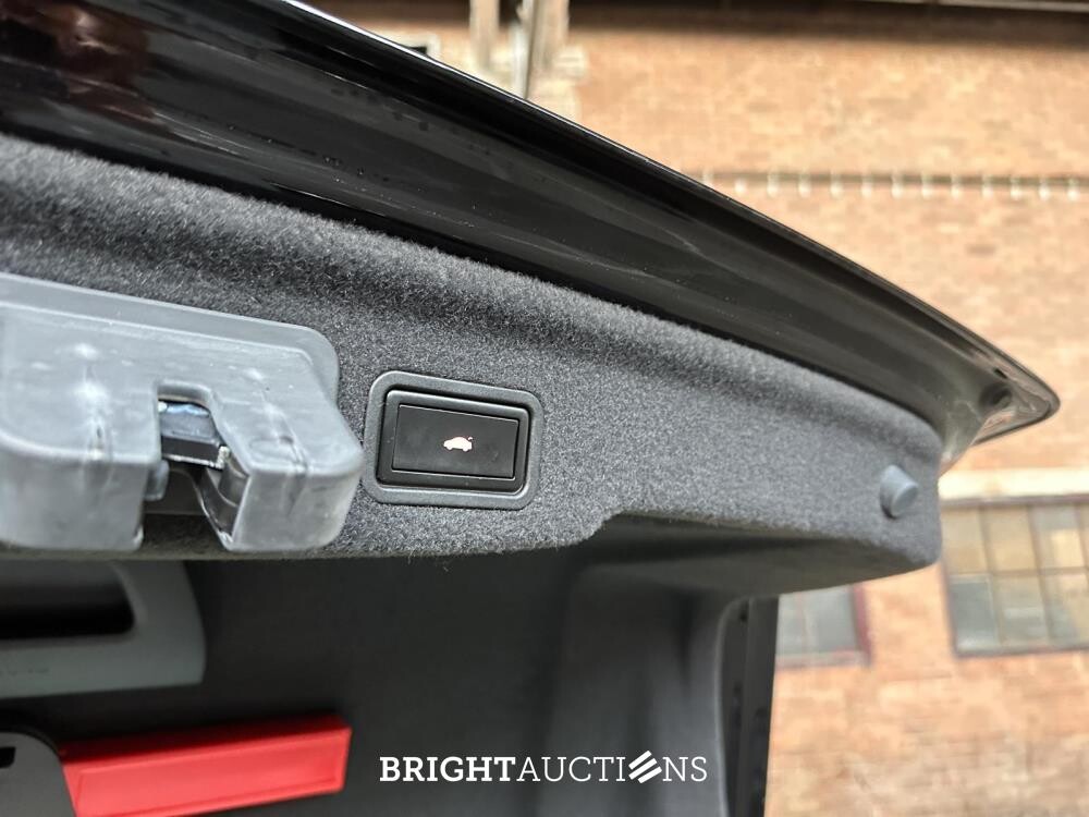 Audi A8 4.2 FSI Quattro V8 372hp 2011 (65,000 km)