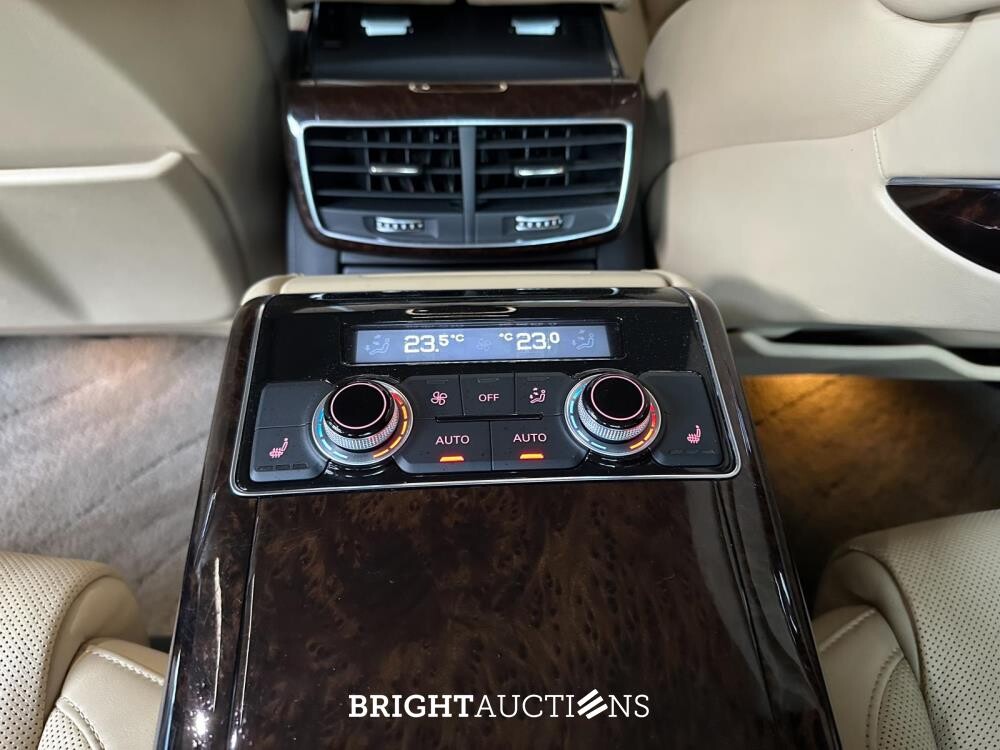 Audi A8 4.2 FSI Quattro V8 372hp 2011 (65,000 km)