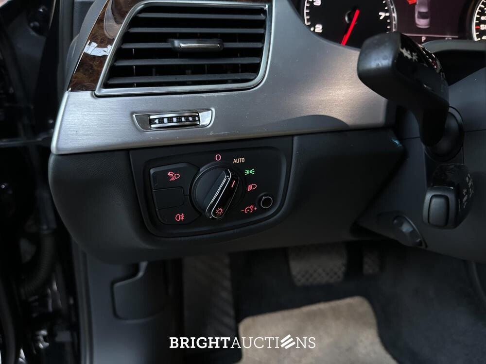 Audi A8 4.2 FSI Quattro V8 372hp 2011 (65,000 km)