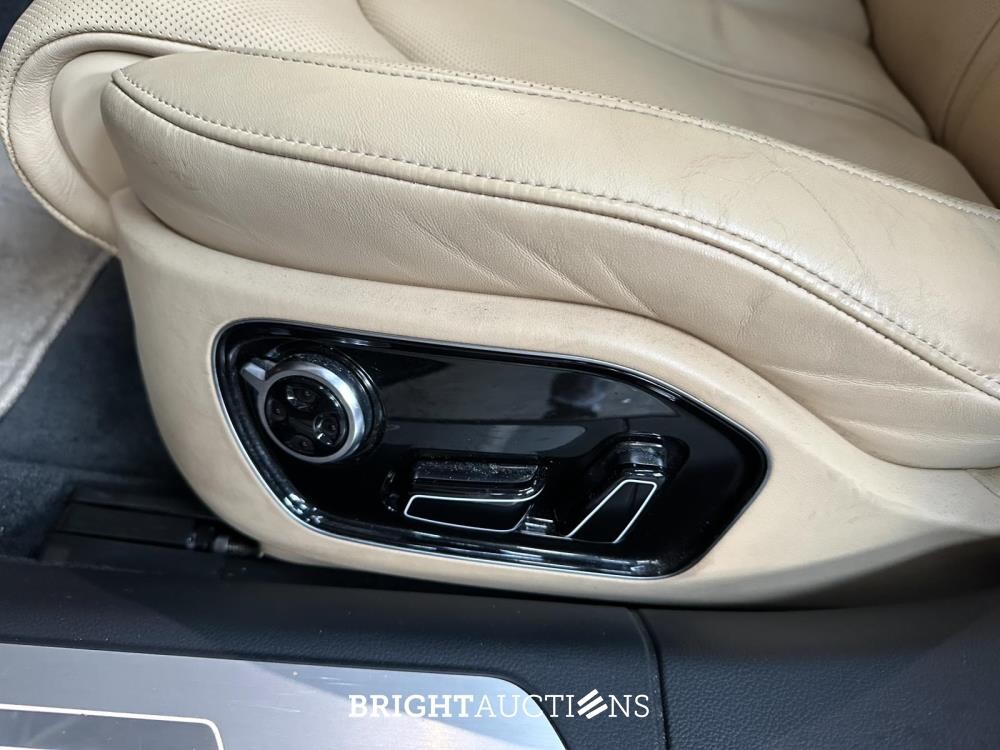 Audi A8 4.2 FSI Quattro V8 372hp 2011 (65,000 km)