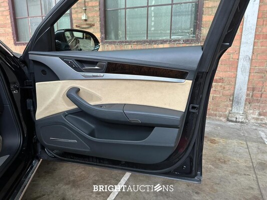 Audi A8 4.2 FSI Quattro V8 372pk 2011 (65.000 km)