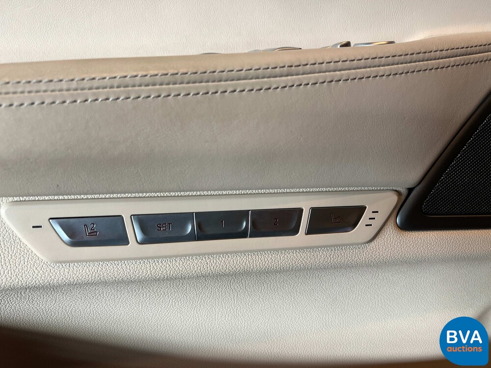 BMW M760Li xDrive M-Sport V12 7er LANG 609pk 2016 G12, L-128-BS.