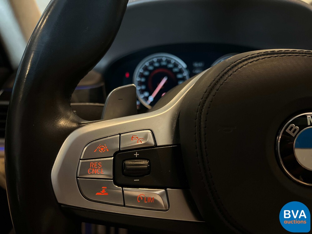 BMW M760Li xDrive M-Sport V12 7er LANG 609pk 2016 G12, L-128-BS.