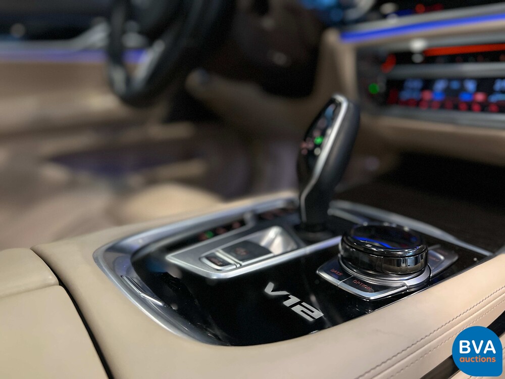BMW M760Li xDrive M-Sport V12 7er LANG 609pk 2016 G12, L-128-BS.