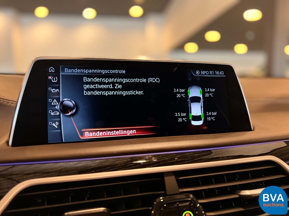 BMW M760Li xDrive M-Sport V12 7er LANG 609pk 2016 G12, L-128-BS.