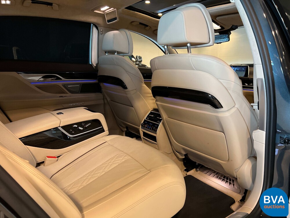 BMW M760Li xDrive M-Sport V12 7er LANG 609pk 2016 G12, L-128-BS.