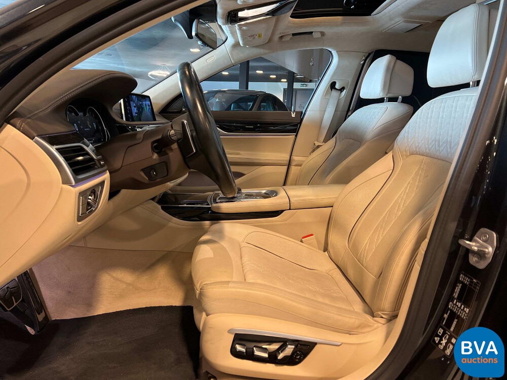 BMW M760Li xDrive M-Sport V12 7er LANG 609pk 2016 G12, L-128-BS.