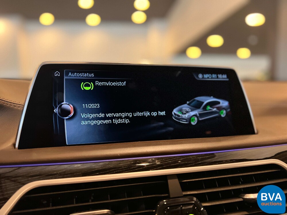 BMW M760Li xDrive M-Sport V12 7er LANG 609pk 2016 G12, L-128-BS.