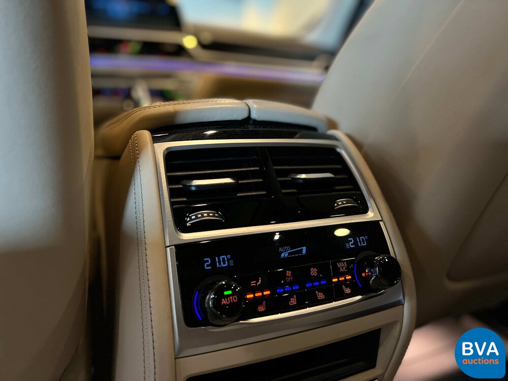 BMW M760Li xDrive M-Sport V12 7er LANG 609pk 2016 G12, L-128-BS.