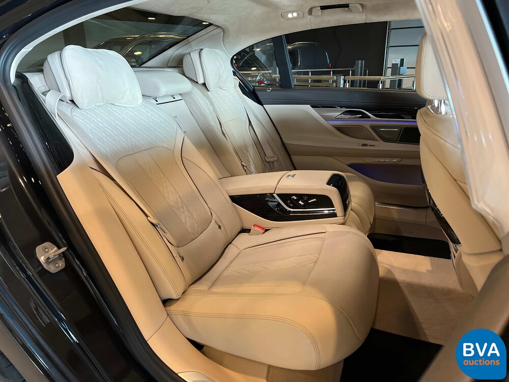 BMW M760Li xDrive M-Sport V12 7er LANG 609pk 2016 G12, L-128-BS.
