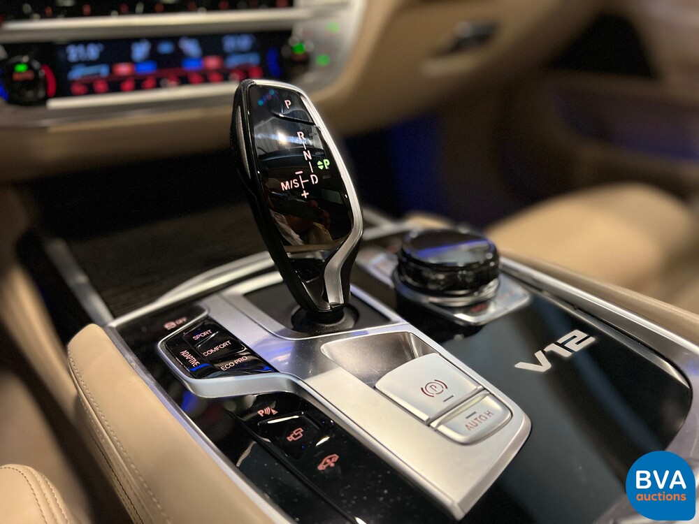 BMW M760Li xDrive M-Sport V12 7er LANG 609pk 2016 G12, L-128-BS.