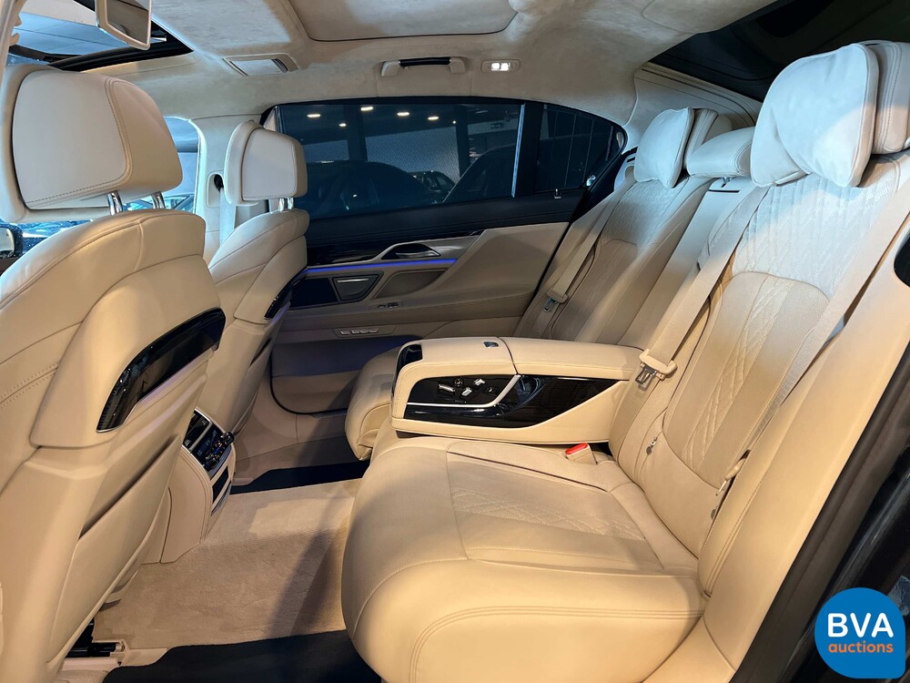 BMW M760Li xDrive M-Sport V12 7er LANG 609pk 2016 G12, L-128-BS.
