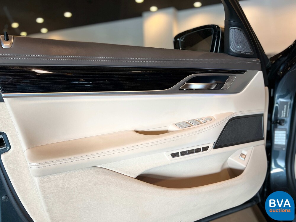 BMW M760Li xDrive M-Sport V12 7er LANG 609pk 2016 G12, L-128-BS.